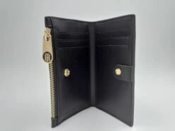 Lompakko Tommy Hilfiger Musta 7 Lompakko Tommy Hilfiger Musta -Skobox tuotesivu LompakkoTommyHilfigermusta 8720111786885 f7e09522e42bd6e7af98500654ce5ecb 3