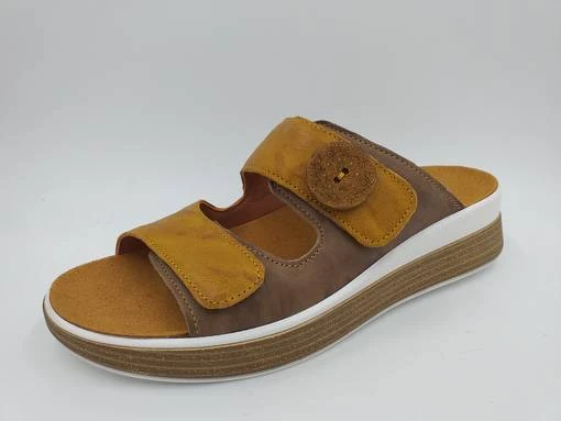 Think! Naisten Sandaalit Think Beige/kelt 3 Think! Naisten Sandaalit Think Beige/kelt